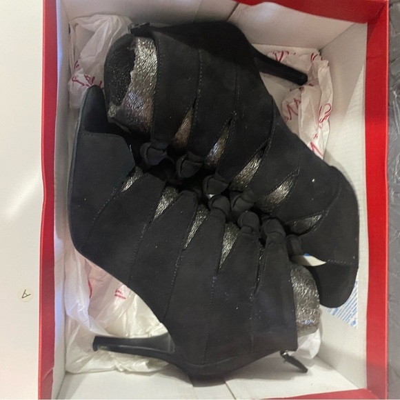Impo Tacey Stretch Black Faux Suede Heels - Picture 1 of 7